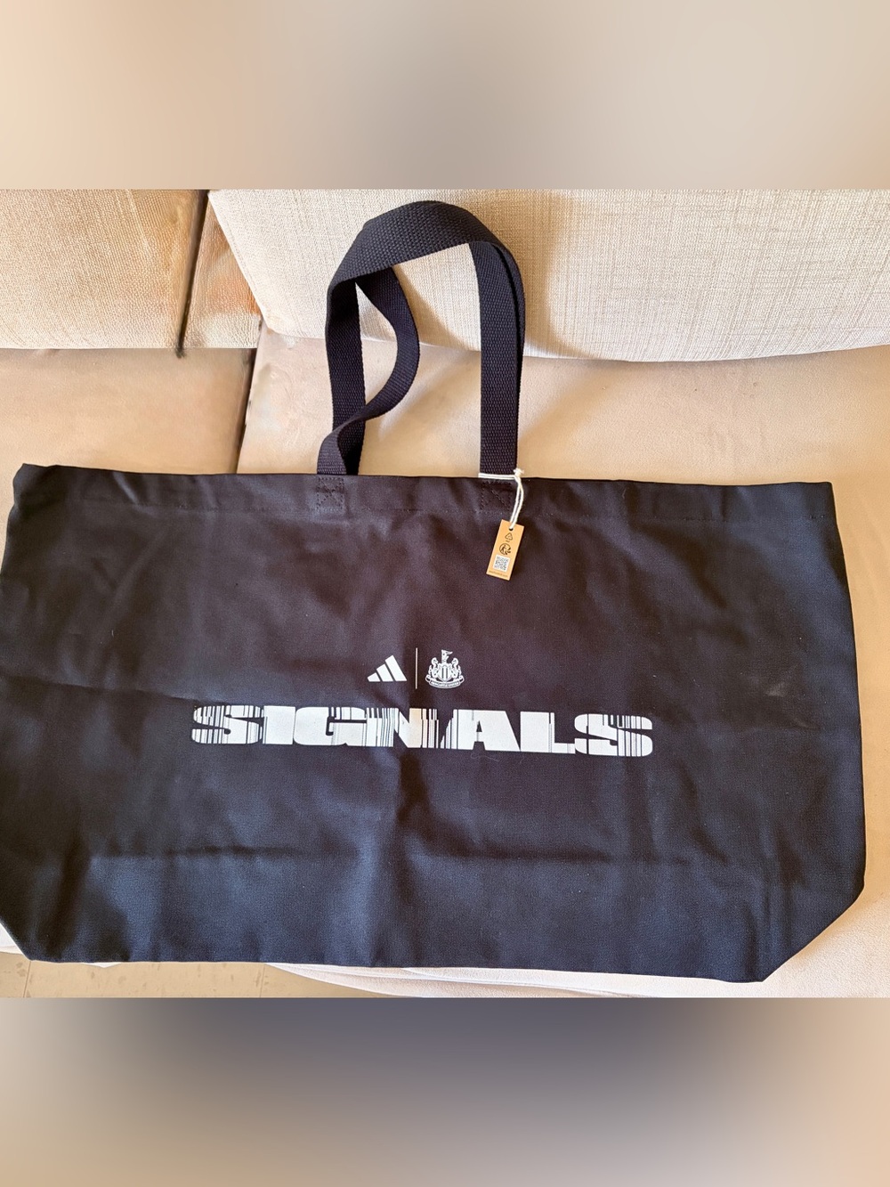 Newcastle United Adidas SIGNALS black tote bag